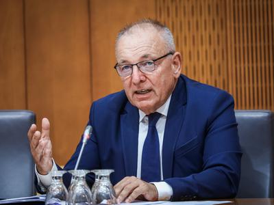 Šircelj: Najprej rez pri odhodkih, višji DDV med z