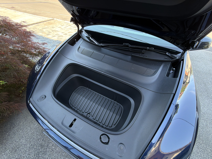 Tesla model Y 7 sedežev | Foto: Gregor Pavšič