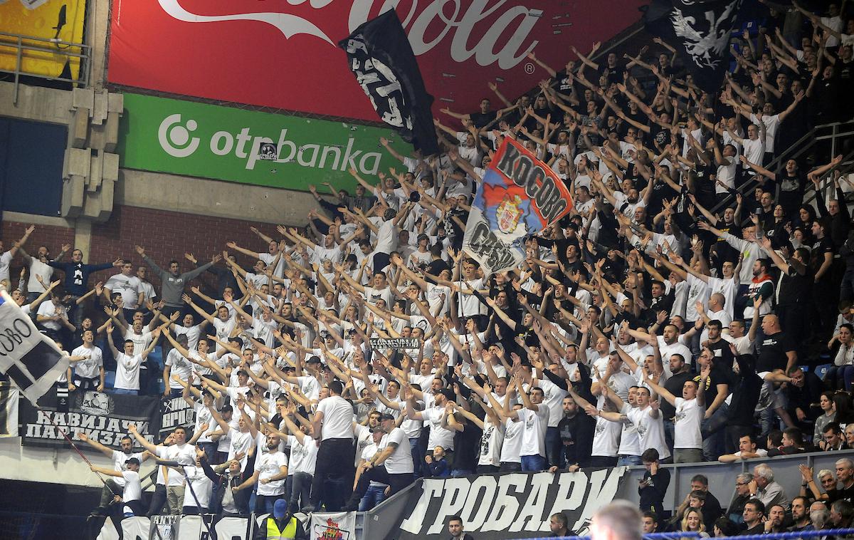 Partizan navijači | Navijači Partizana bodo svoje ljubljence naslednjih pet let spremljali v Štark areni, | Foto Sportida