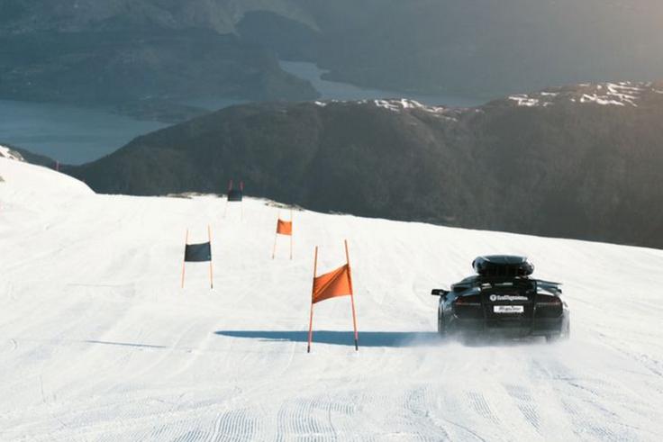 Kako je John Olsson na vrh ledenika pripeljal lamborghinija | Foto: Ciril Komotar