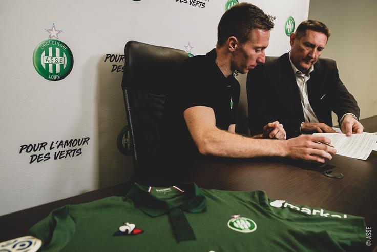 Robert Berić Robert Berić ob podaljšanju pogodbe. | Foto: asse.fr