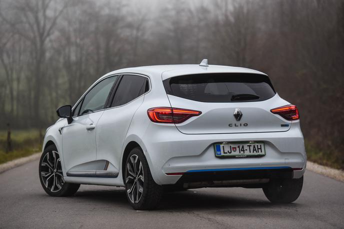 Renault clio e-tech hybrid | Renault je na bruto avtomobilskem trgu med znamkami tretji, njihov clio pa ostaja avtomobil z največ novimi registracijami.  | Foto Gašper Pirman