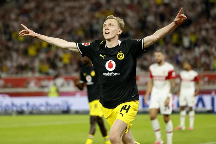 Maximilian Beier | Maximilian Beier je popeljal Borussio Dortmund do zmage v Stuttgartu.  | Foto Reuters
