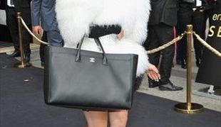 Lady Gaga spala s svojo asistentko
