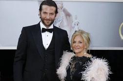 Bradley Cooper še vedno živi pri mami