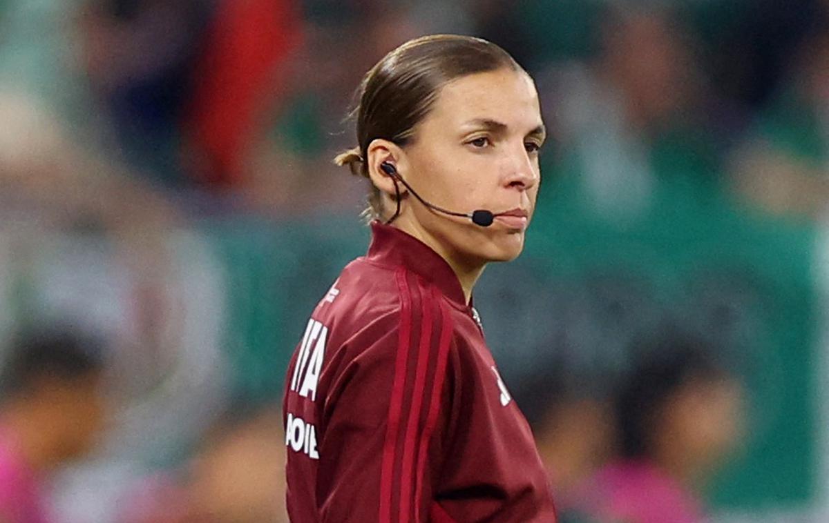 Stephanie Frappart | Stephanie Frappart se bo v nogometno zgodovino vpisala kot prva glavna sodnica na moškem svetovnem prvenstvu. | Foto Reuters