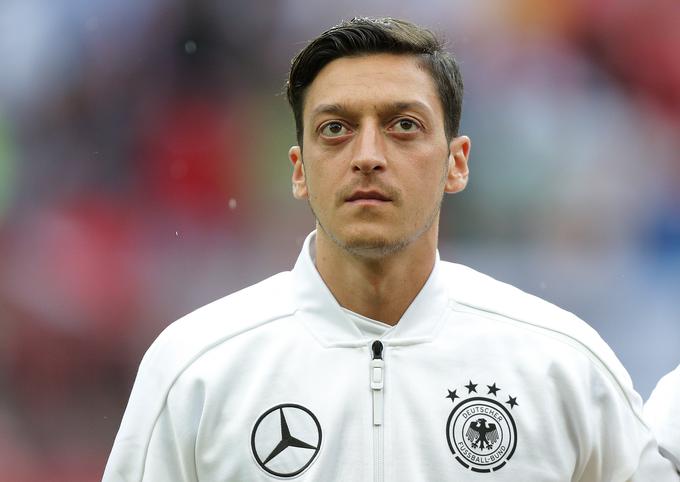 Mesut Özil je pred dnevi dejal, da je zaradi rasizma končal reprezentančno pot. | Foto: Reuters