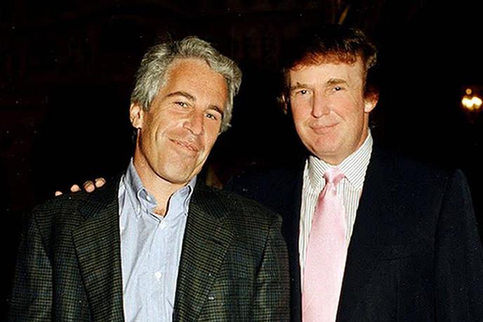 Jeffrey Epstein in Donald Trump | Ameriški predsednik Donald Trump je v začetku tega meseca dejal, da bi se ZDA morale začeti ukvarjati s čim drugim kot z Jeffreyjem Epsteinom, saj da v objavljenih dosjejih ni bilo ničesar spornega o njem. "Vse obtožbe v Epsteinovih dosjejih so nezaslišane in zahtevajo neodvisno, temeljito in nepristransko preiskavo, kot tudi poizvedbe, da bi ugotovili, kako so se takšni zločini lahko dogajali tako dolgo," pa so prepričani strokovnjaki. | Foto Guliverimage