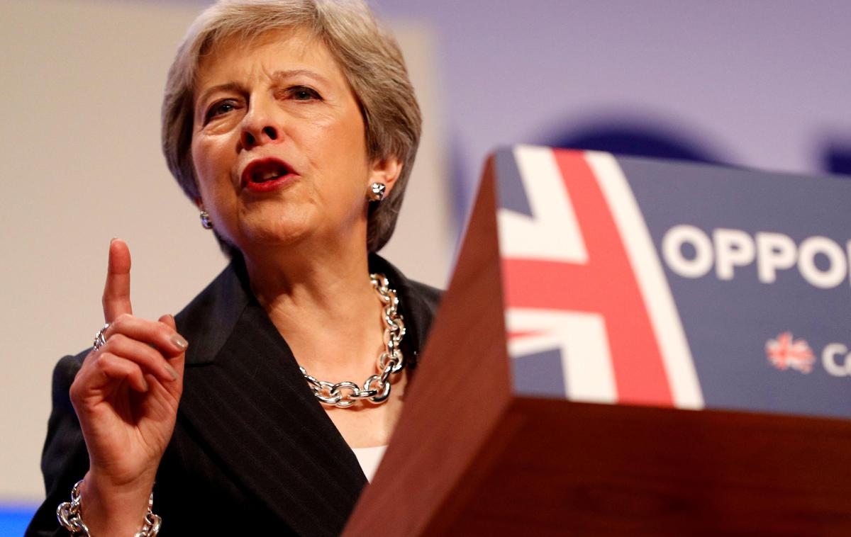 Theresa May | Preložitev brexita bo morda potrebna zato, da britanska vlada lahko pravočasno sprejme vse potrebne zakone za izstop iz EU. Na fotografiji britanska premierka Theresa May. | Foto Reuters