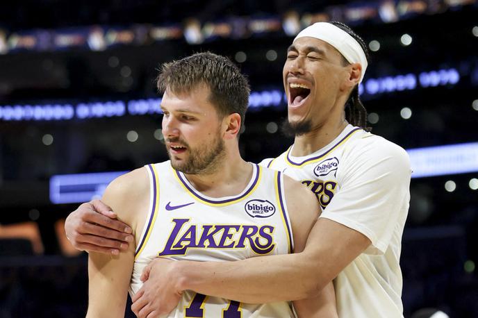 Luka Dončić, Jaxson Hayes, Los Angeles Lakers | Luka Dončić se je na večni lestvici trojnih dvojčkov z vsaj 30 doseženimi točkami izenačil z Nikolo Jokićem. | Foto Reuters