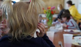 Obtožbe o nasilju vzgojiteljev nad ukrajinskimi sirotami v Postojni