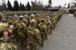Slovenska vojska na mejo pošilja dodatne vojake