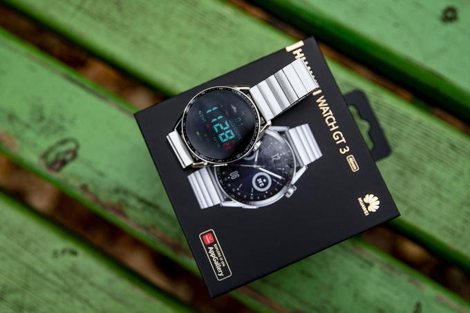 Huawei Watch GT 3 je druga pametna ura, na kateri teče Huaweiev operacijski sistem HarmonyOS, prilagojen za nosljive naprave. Energetsko je primerljivo varčen kot njegov predhodnik LiteOS, obenem pa prinaša več zanimivih funkcijskih novosti. | Foto: Ana Kovač