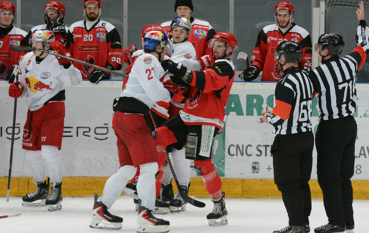 Hdd Jesenice : Salzburg Juniors | Jeseničani so na domačem ledu izgubili proti ekipi Red Bull Hockey Juniors. | Foto Matias Demšar