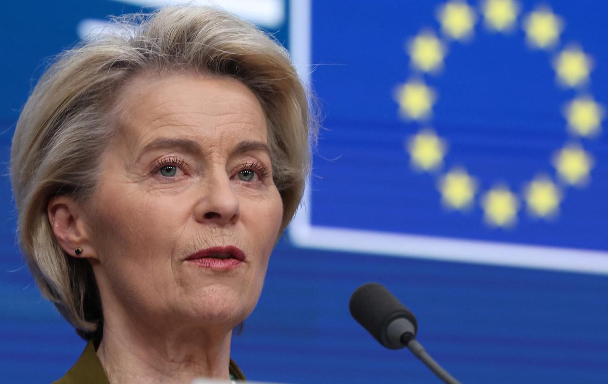 Ursula von der Leyen | O sredstvih za obrambne namene: "Želimo porabiti bolje in bolj evropsko. Gre za financiranje skupnega naročanja od evropske industrije," je dejala Ursula von der Leyen o finančnem instrumentu. Evropskega izvora bo moralo biti najmanj 65 odstotkov proizvoda. | Foto Reuters