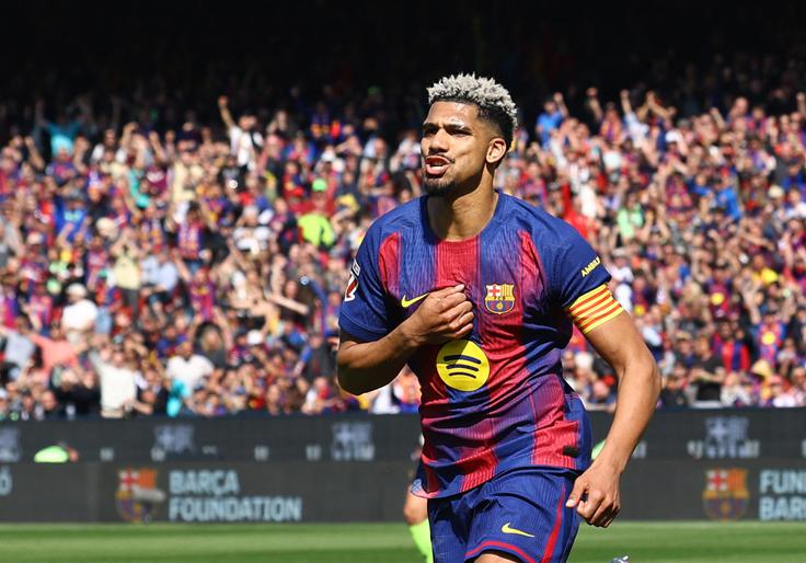 Ronald Araujo je Barcelono popeljal do zmage. | Foto: Reuters
