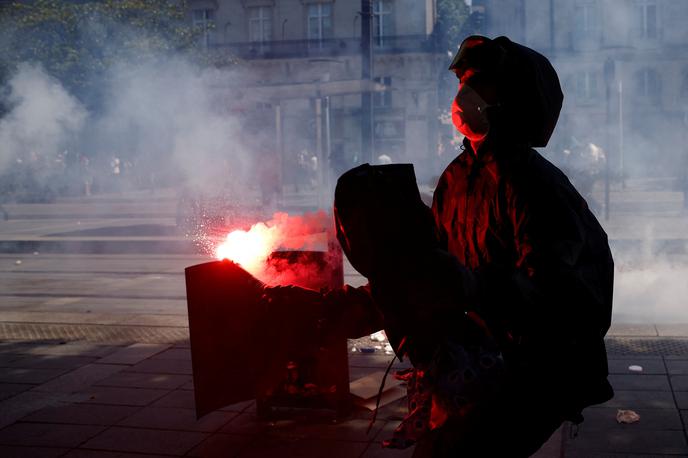 Francija | Povprečna starost protestnikov je bila 17 let.  | Foto Reuters