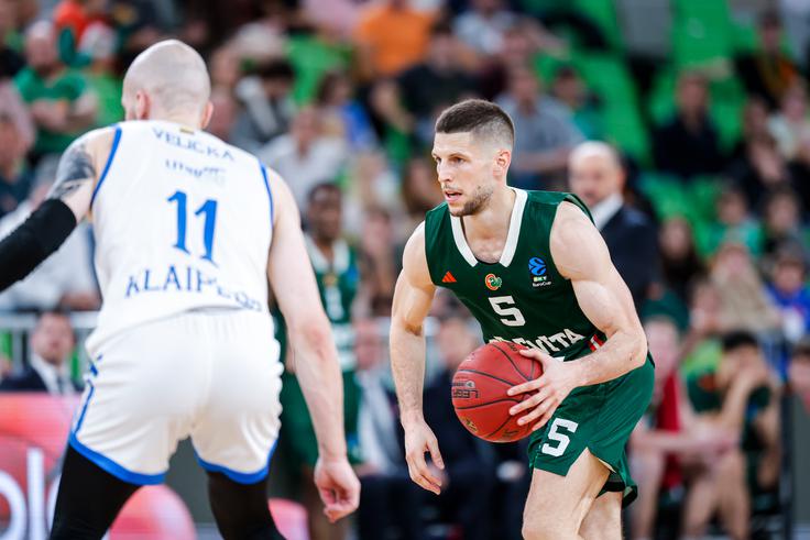 Aleksej Nikolić je bil z 19 točkami prvi strelec svoje zasedbe. | Foto: Aleš Fevžer