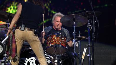 Rockersko tožarjenje: Aerosmith nočejo svojega dolgoletnega bobnarja #video