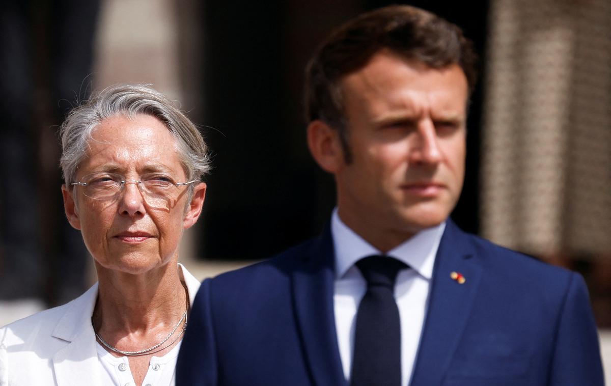francoski predsednik Emmanuel Macron, francoska premierka Elisabeth Borne | Za uspešno vodenje vlade bo nujna koalicija s katero od drugih strank ali pa najmanj njihova podpora pri delovanju manjšinske vlade. | Foto Reuters