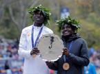 NY maraton: Geoffrey Kamworor in Joyciline Jepkosgei