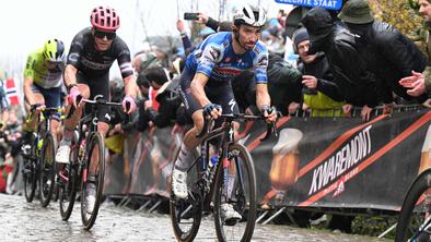 Alaphilippe se intenzivno dogovarja za prestop, Philipsen še razmišlja