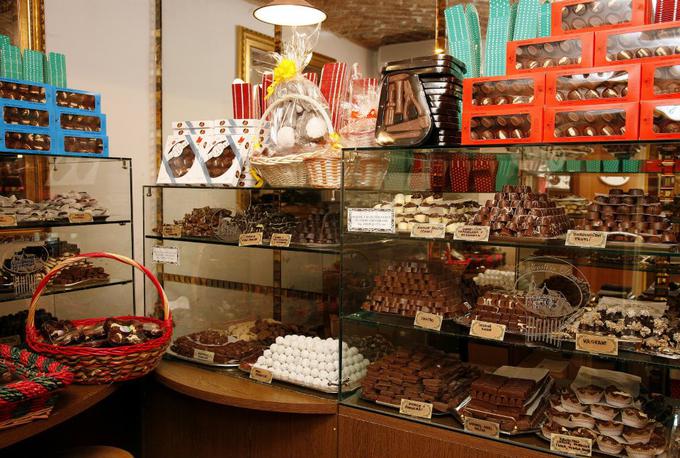 V bližini samostana se nahaja čokoladnica. nedvomno vas bo privabil slasten vonj po čokoladi. | Foto: 