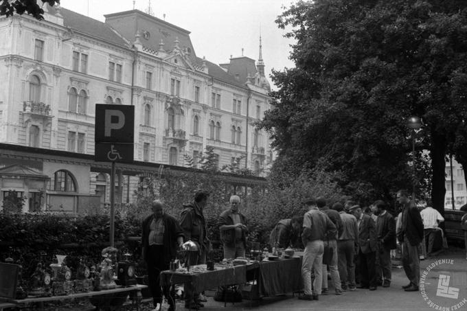 Bolšji trg na Petkovškovem nabrežju, 1994 (foto: Marjan Ciglič, hrani: MNZS). | Foto: 