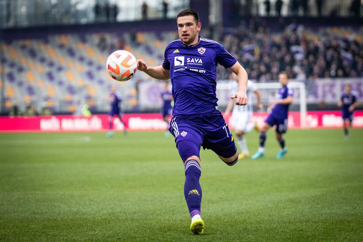 Žan Vipotnik je v tej sezoni v 1. SNL dosegel že 14 zadetkov. Imenitno mu gre tudi v pokalu. | Foto: Blaž Weindorfer/Sportida