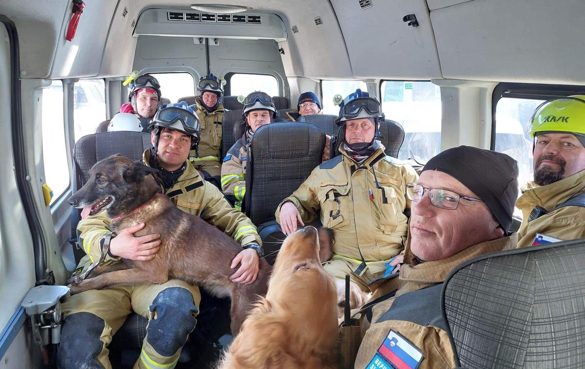 Reševalni psi | V Turčijo je skupaj z reševalci sicer odšlo sedem psov. | Foto Uprava RS za zaščito in reševanje