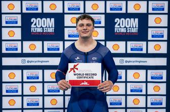 Richardson dvakrat v dveh dneh izboljšal svetovni rekord