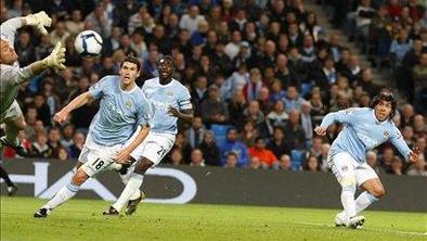 Manchester City uspešen, prvenec Teveza