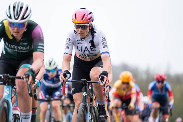 Novozelandka zmagovalka prve etape tam spodaj, dobra predstava Eugenie Bujak