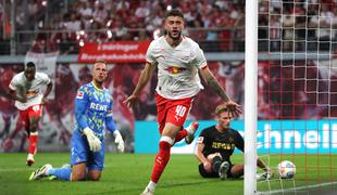 Kamplu ponovno drobtinice. Bayern brez praske, slavil tudi Dortmund.