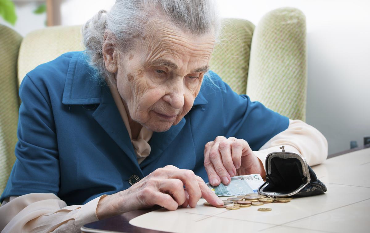 Upokojenec. | Prejemnikov pokojnin iz obveznega pokojninskega in invalidskega zavarovanja, med katerimi so starostne, invalidske, družinske in vdovske, je bilo po zadnjih podatkih pokojninskega zavoda več kot 637.400. Od tega je bilo prejemnikov starostnih pokojnin dobrih 482.600. | Foto Thinkstock