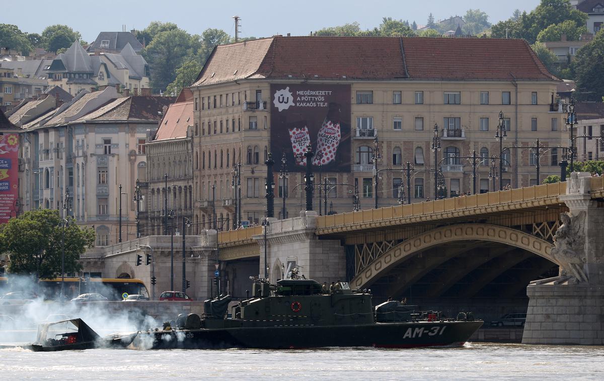 Budimpešta | Madžarski preiskovalci še vedno pogrešajo 19 ljudi. Možnosti, da bi bil kdo od pogrešanih še živ, praktično ni več. | Foto Reuters