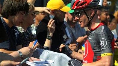 Rogers v rumenem, Armstrong dobil nekaj šivov 