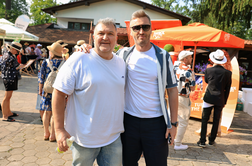 Kdo je na piknik pod klobuki prišel brez klobuka? #foto