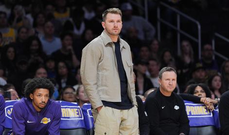Nekaj skrbi za Los Angeles Lakers: zmaga, a težave Reavesa