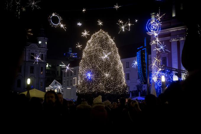 Ljubljana praznična okrasitev lučke december | Foto: Ana Kovač