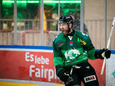 T. J. Brennan ostaja v dresu Olimpije