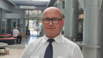 Tudi še čez Tromostovje: pripoved Srečka, ki mestni avtobus po Ljubljani vozi že 30 let