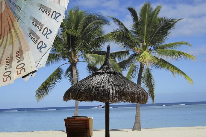 Davčna oaza, plaža | Prvi črni seznam davčnih oaz je EU oblikovala v začetku decembra 2017, da bi okrepila boj proti izogibanju davkom v odziv na davčni aferi panamski dokumenti in luxleaks. | Foto Thinkstock