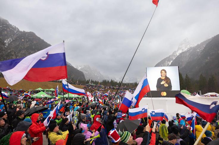 Tekmovalni del je bil letos prvič tolmačen v slovenski znakovni jezik. | Foto: Mastercard
