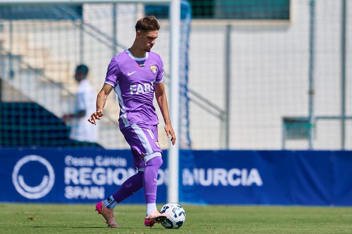 Marcel Ratnik | Marcel Ratnik v dresu svojega novega kluba, Al Aina iz emirata Abu Dabi v ligi Združenih arabskih emiratov. | Foto Global game media