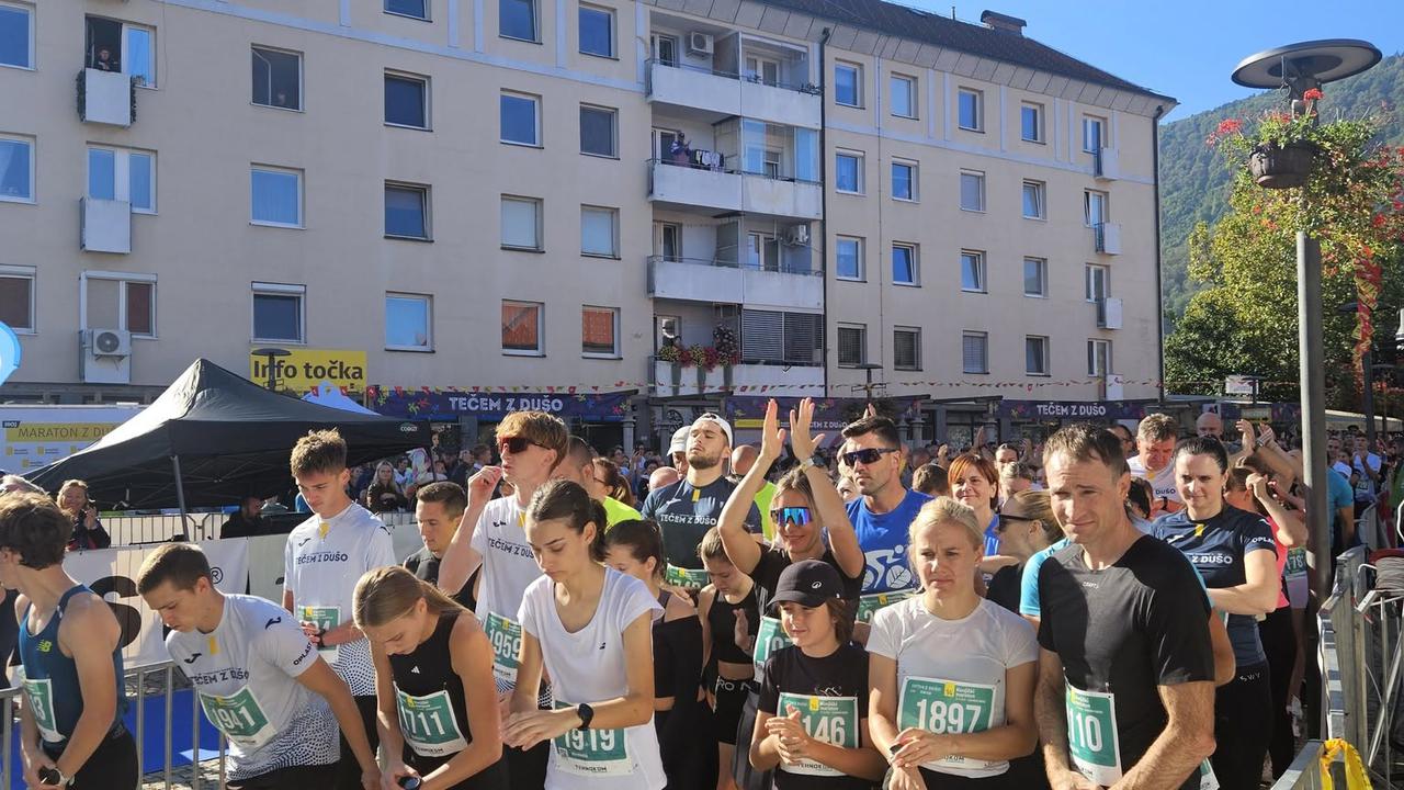 Na rekordnem maratonu v Slovenskih Konjicah tekel tudi robot