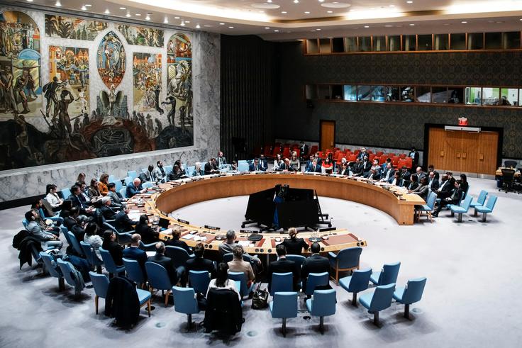 Predstavniki evropskih držav pa so v času ugibanj o novi mirovni pobudi ZDA poudarjali spoštovanje Ustanovne listine ZN brez vdaje Rusiji. | Foto: Reuters