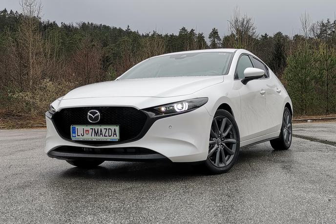 Mazda 3 | Kombilimuzina je že uradno zapeljala v slovenske salone, limuzina bo to storila maja. | Foto Gašper Pirman
