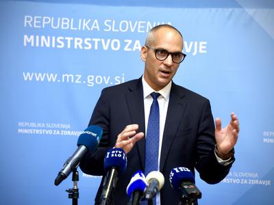 Minister Ostrc: Denar in zmogljivosti tja, kjer jih pacienti potrebujejo