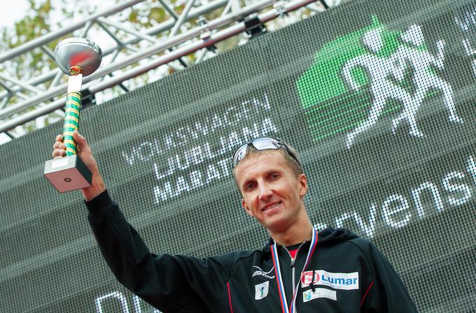 Kosmač leta 2013, ko je v sklopu ljubljanskega maratona pritekel do naslova državnega prvaka v maratonu. | Foto: Vid Ponikvar